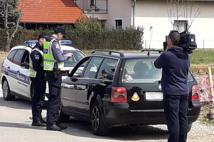 Slika /PU_ZG/slike/PUZ/2019/TRAVANJ/akcija 24 satni nadzor/slika-01.jpg